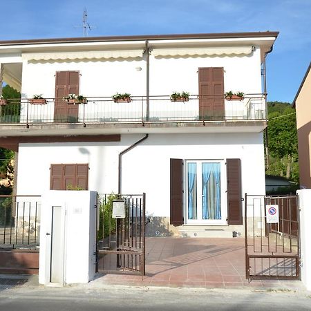 La Perla Del Magra Holidays House Monte Marcello Buitenkant foto
