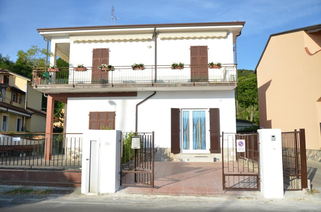 La Perla Del Magra Holidays House Monte Marcello Buitenkant foto