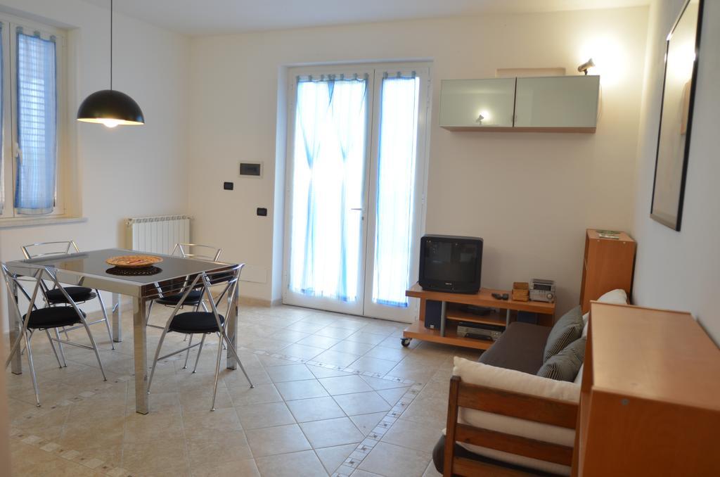 La Perla Del Magra Holidays House Monte Marcello Buitenkant foto